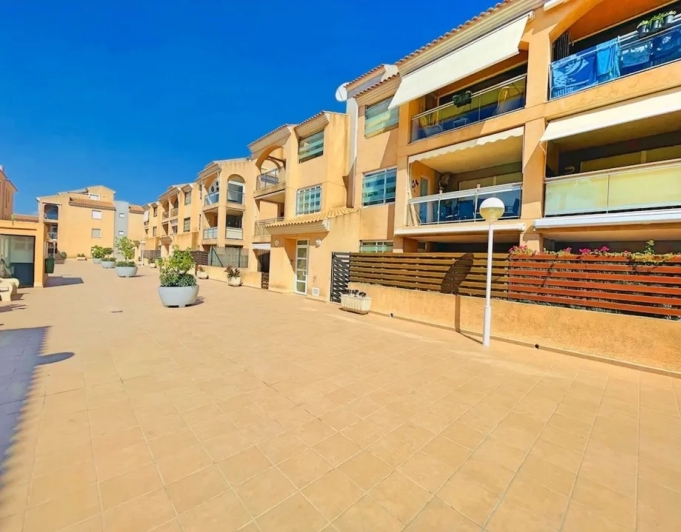 Apartamento de 3 dormitorios cerca de la playa en Javea