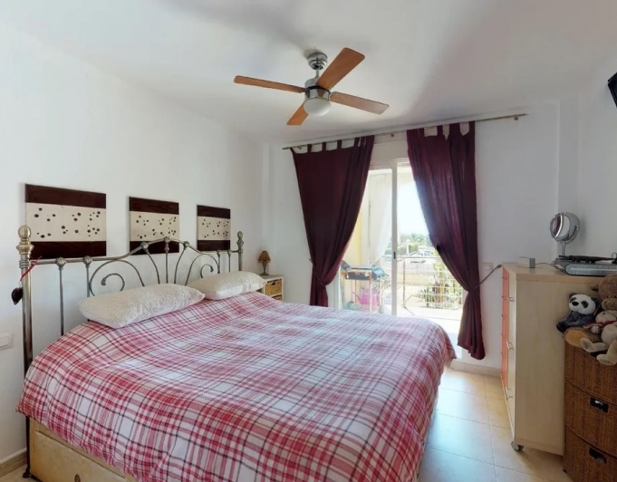 Apartamento de 3 dormitorios cerca de la playa Arenal