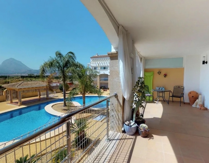 Apartamento de 3 dormitorios cerca de la playa Arenal