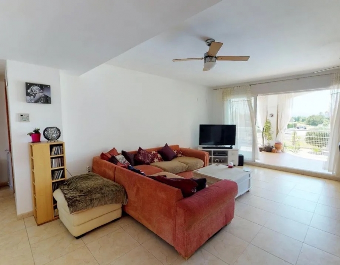 Apartamento de 3 dormitorios cerca de la playa Arenal