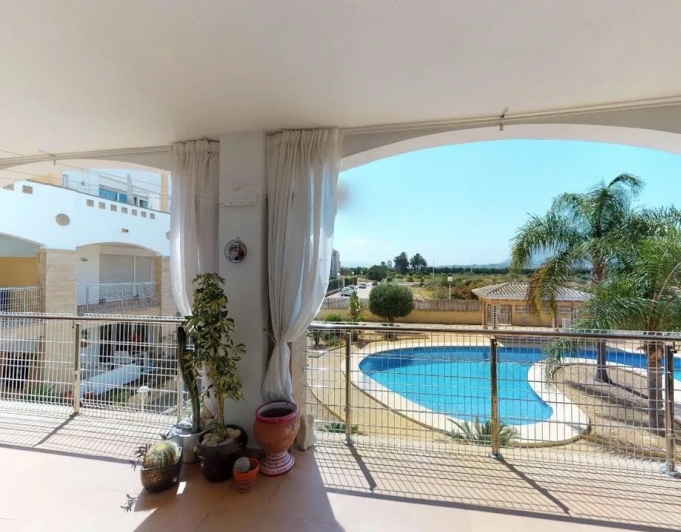 Apartamento de 3 dormitorios cerca de la playa Arenal