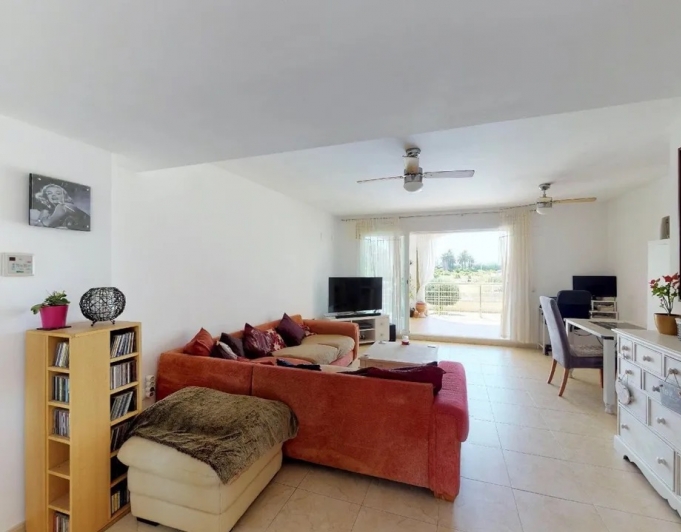 Apartamento de 3 dormitorios cerca de la playa Arenal