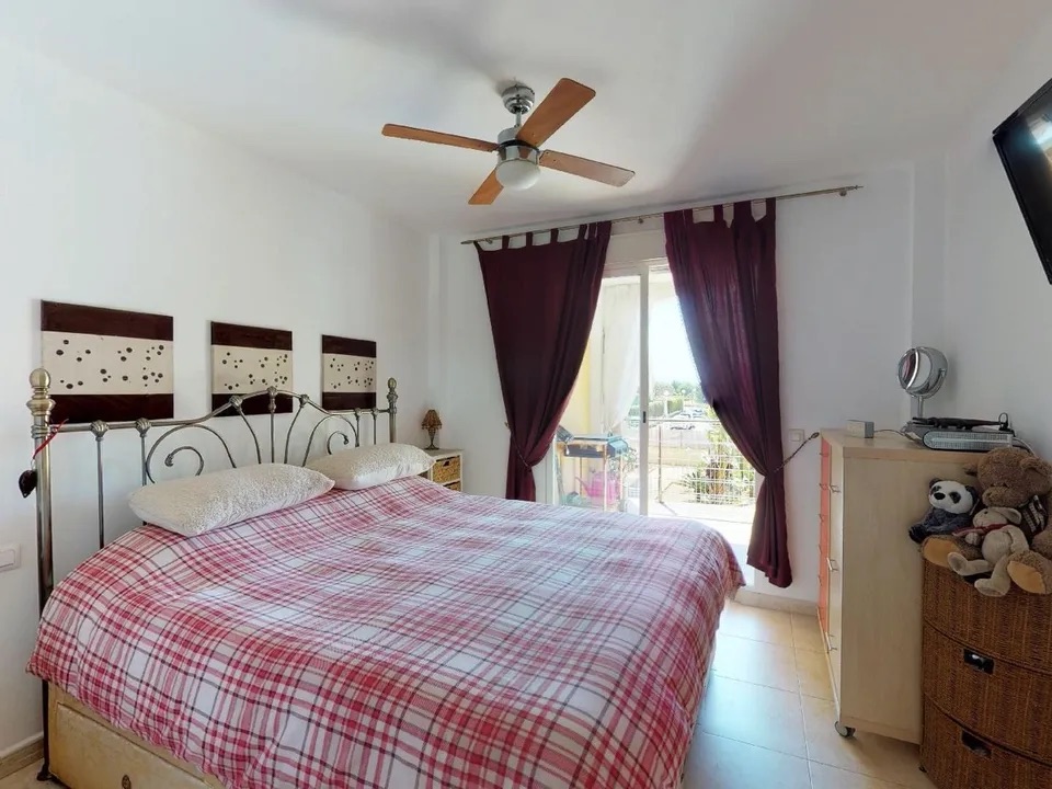 Apartamento de 3 dormitorios cerca de la playa Arenal