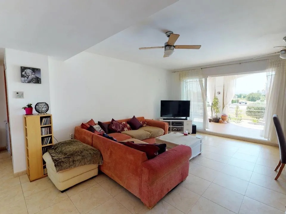 Apartamento de 3 dormitorios cerca de la playa Arenal