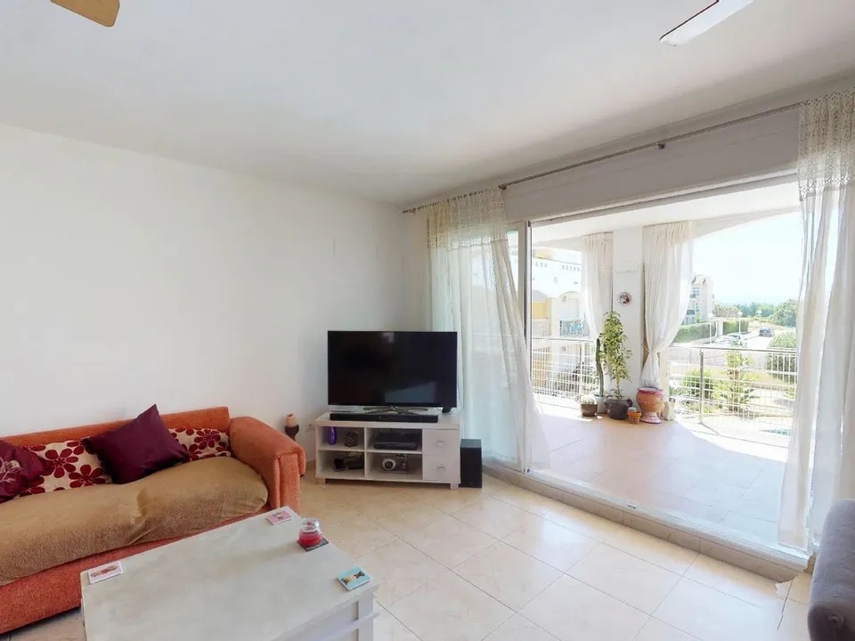 Apartamento de 3 dormitorios cerca de la playa Arenal