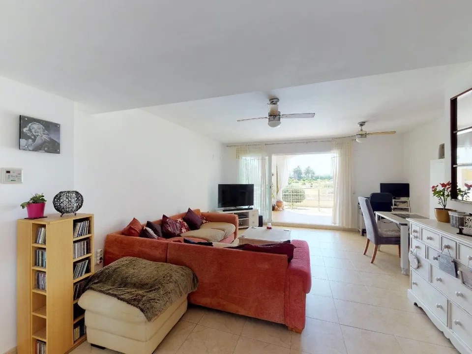 Apartamento de 3 dormitorios cerca de la playa Arenal